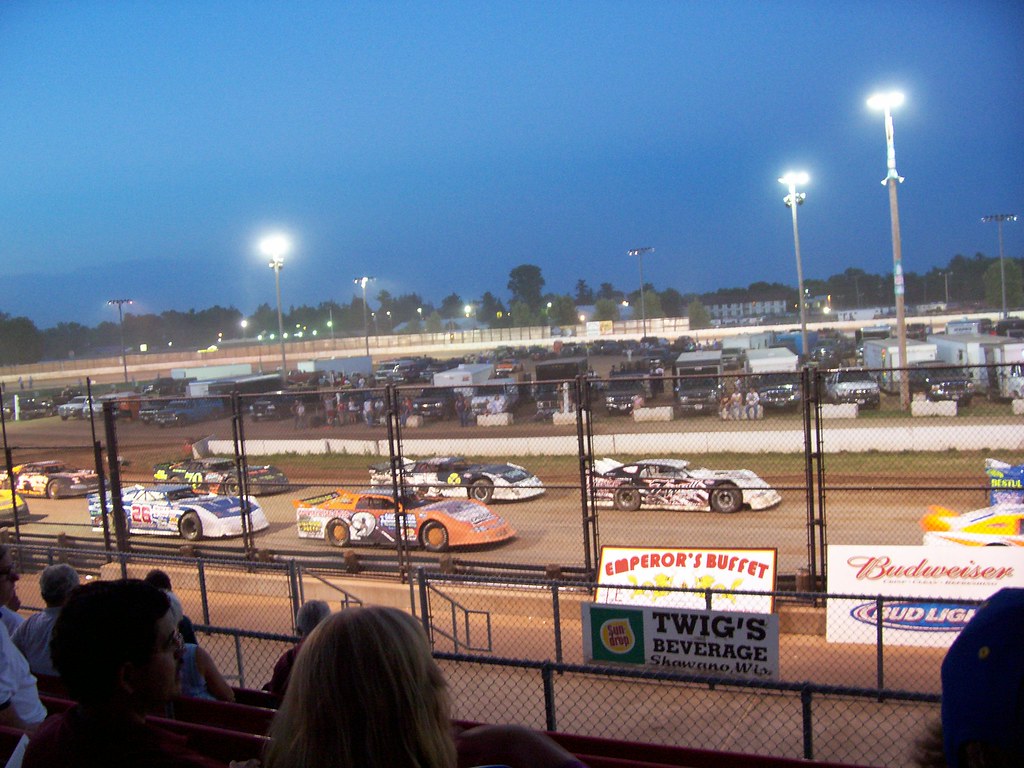 Shawano Speedway 7.15.06 - Fastrak Limited Late Models. Feature By: royal_broil Source: flickr. License: by-sa | //creativecommons.org/licenses/by-sa/2.0/